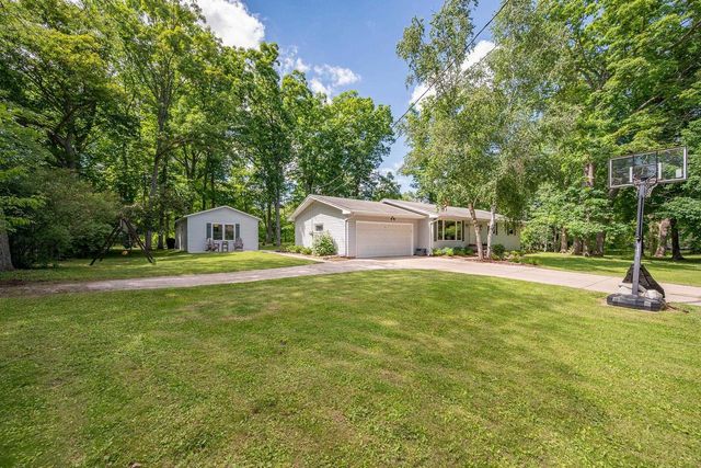 2734 PIONEER DRIVE, Green Bay, WI 54313