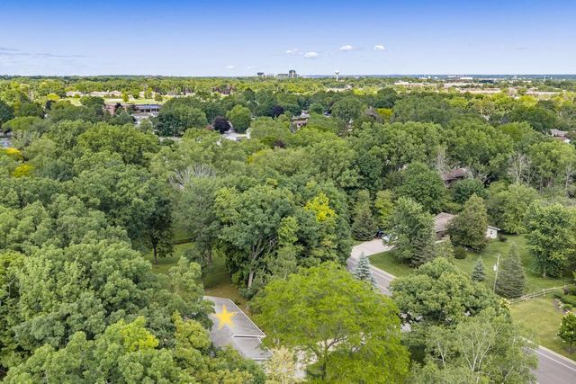 2734 PIONEER DRIVE, Green Bay, WI 54313