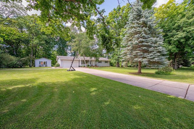 2734 PIONEER DRIVE, Green Bay, WI 54313