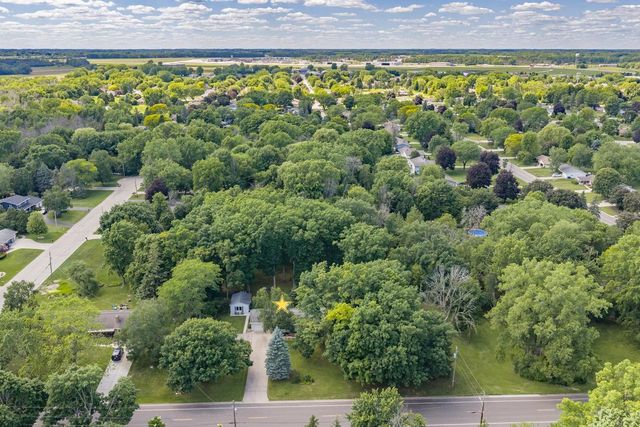 2734 PIONEER DRIVE, Green Bay, WI 54313