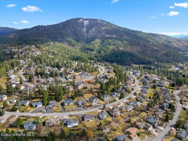 1985 E Grandview DR, Coeur D'alene, ID 83815