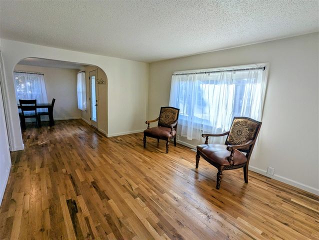 27 W Wood Street, Newaygo, MI 49337