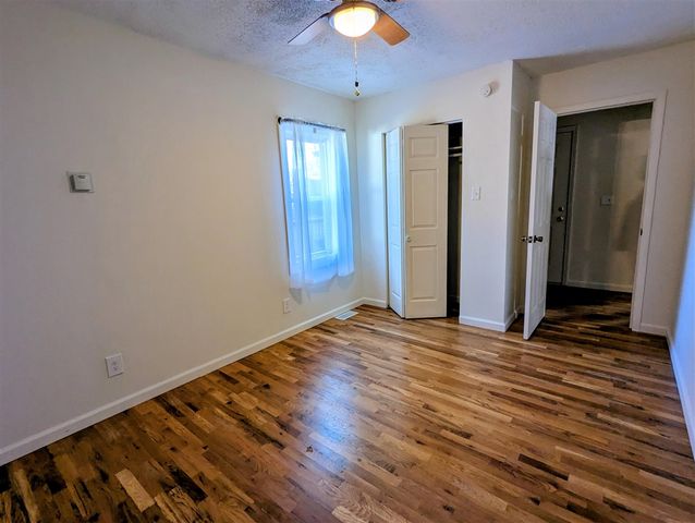 27 W Wood Street, Newaygo, MI 49337