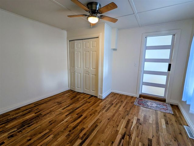 27 W Wood Street, Newaygo, MI 49337