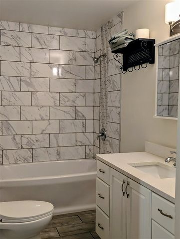 27 W Wood Street, Newaygo, MI 49337