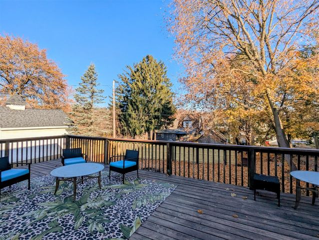 27 W Wood Street, Newaygo, MI 49337