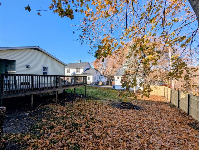 27 W Wood Street, Newaygo, MI 49337