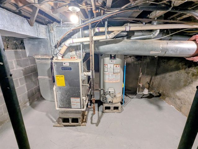 27 W Wood Street, Newaygo, MI 49337