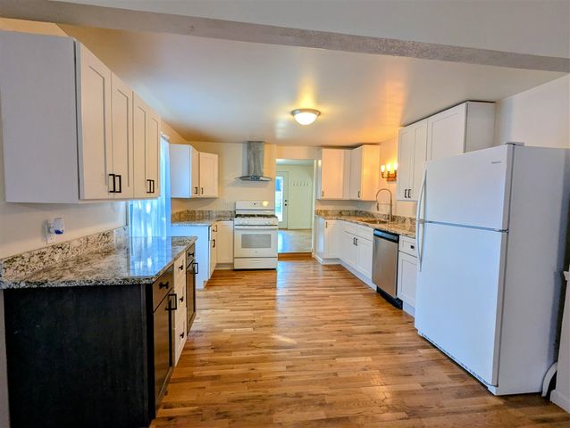 27 W Wood Street, Newaygo, MI 49337