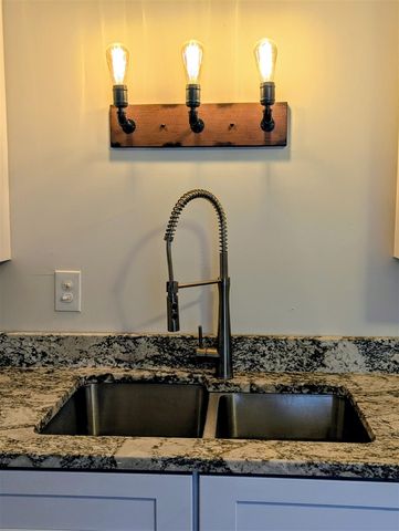 27 W Wood Street, Newaygo, MI 49337