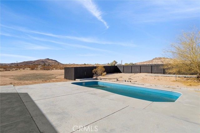 3460 Stonehill Avenue, Joshua Tree, CA 92252