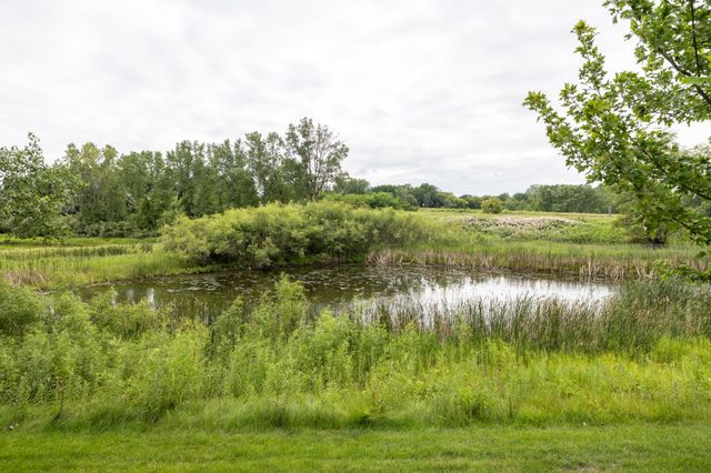 6822 Benton Circle 37, Inver Grove Heights, MN 55076