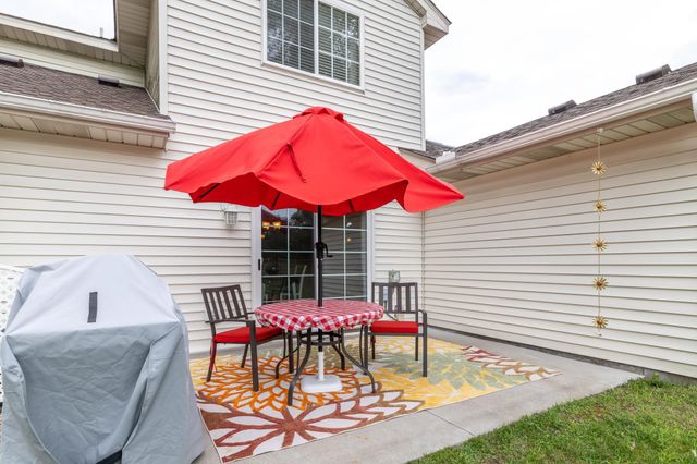 6822 Benton Circle 37, Inver Grove Heights, MN 55076