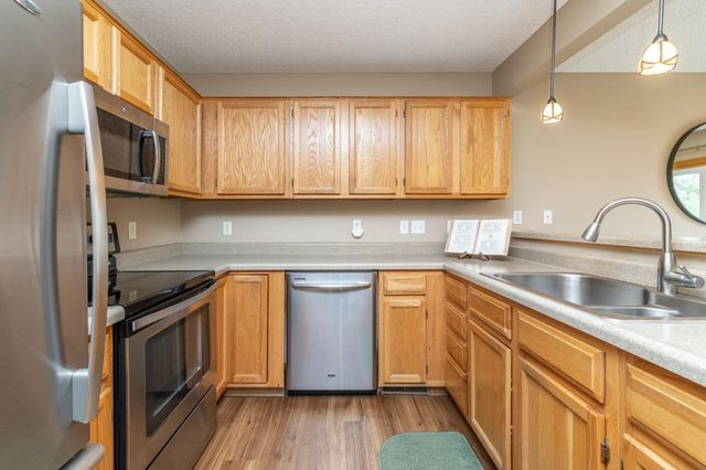 6822 Benton Circle 37, Inver Grove Heights, MN 55076