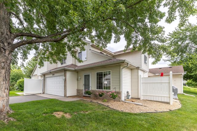 6822 Benton Circle 37, Inver Grove Heights, MN 55076