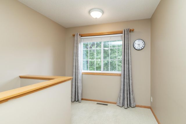 6822 Benton Circle 37, Inver Grove Heights, MN 55076