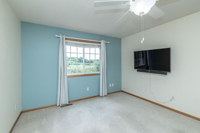 6822 Benton Circle 37, Inver Grove Heights, MN 55076