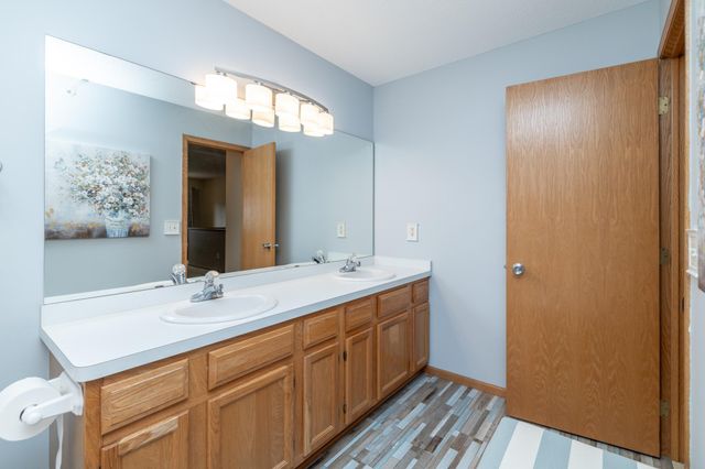 6822 Benton Circle 37, Inver Grove Heights, MN 55076