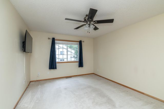 6822 Benton Circle 37, Inver Grove Heights, MN 55076