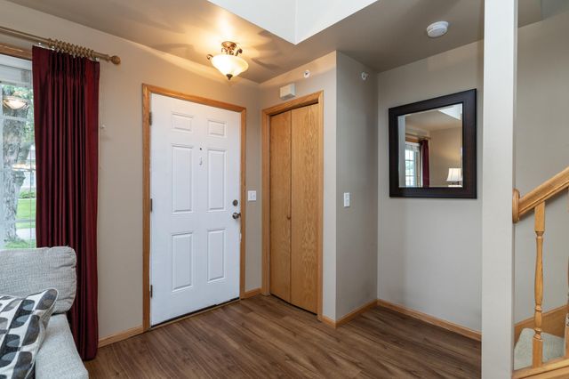 6822 Benton Circle 37, Inver Grove Heights, MN 55076