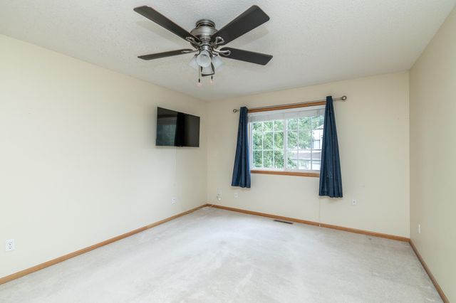 6822 Benton Circle 37, Inver Grove Heights, MN 55076