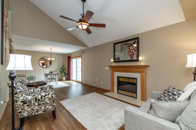 6822 Benton Circle 37, Inver Grove Heights, MN 55076