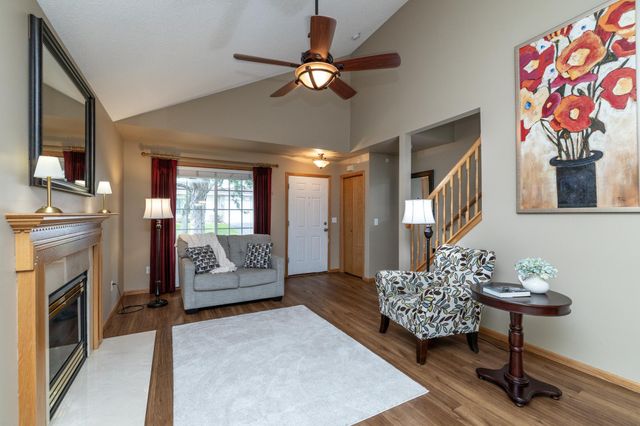 6822 Benton Circle 37, Inver Grove Heights, MN 55076