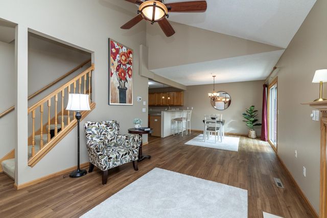 6822 Benton Circle 37, Inver Grove Heights, MN 55076