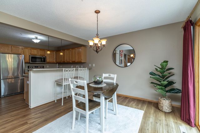 6822 Benton Circle 37, Inver Grove Heights, MN 55076