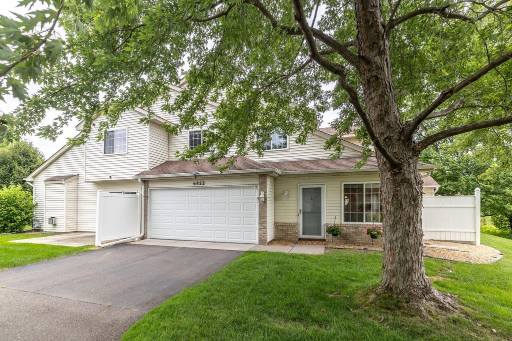 6822 Benton Circle 37, Inver Grove Heights, MN 55076
