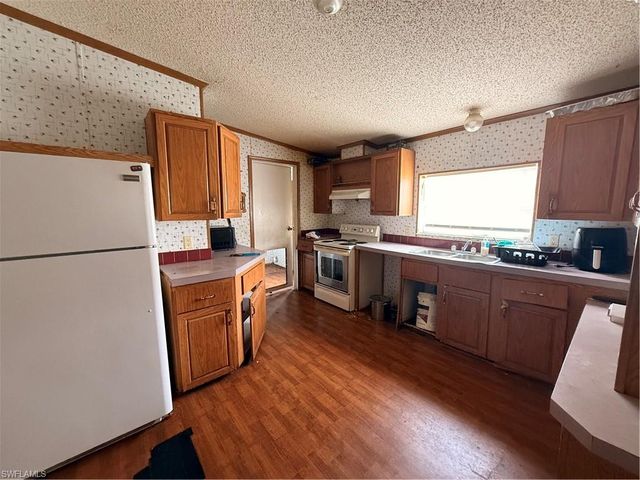 1405 Shanon LN, Clewiston, FL 33440