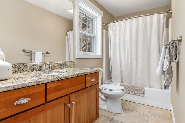 24 Drinkwater Road, Exeter, NH 03833