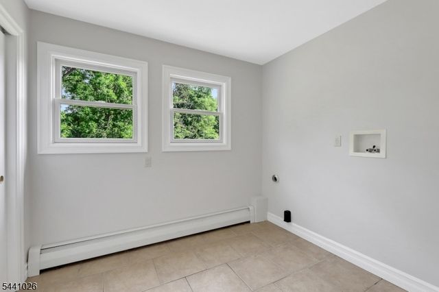 32 Bellows Ln, Montville Twp., NJ 07082