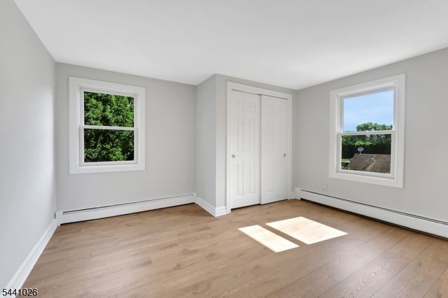 32 Bellows Ln, Montville Twp., NJ 07082