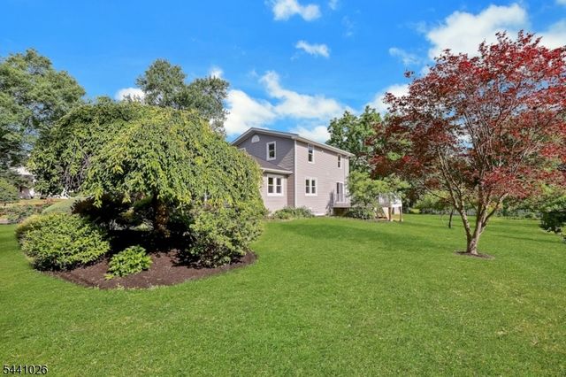 32 Bellows Ln, Montville Twp., NJ 07082