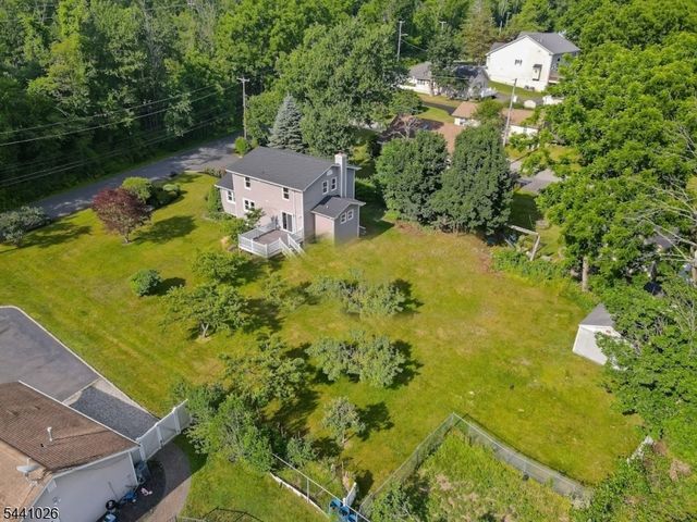 32 Bellows Ln, Montville Twp., NJ 07082