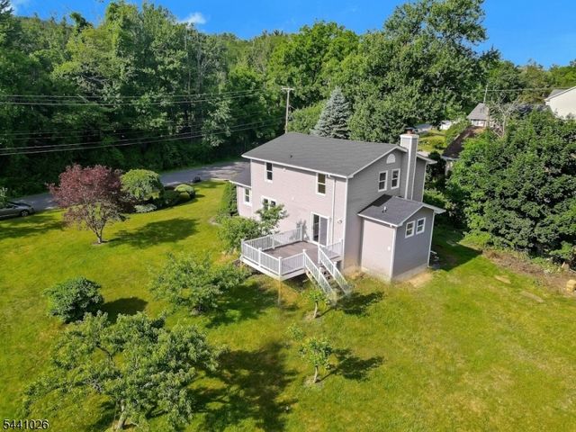 32 Bellows Ln, Montville Twp., NJ 07082