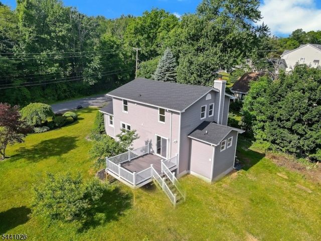 32 Bellows Ln, Montville Twp., NJ 07082