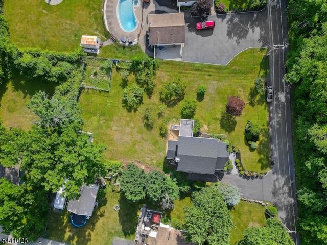 32 Bellows Ln, Montville Twp., NJ 07082