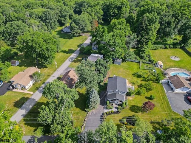 32 Bellows Ln, Montville Twp., NJ 07082