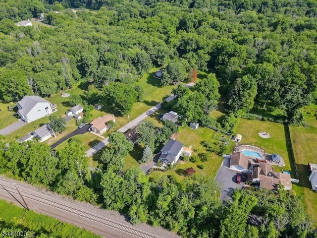 32 Bellows Ln, Montville Twp., NJ 07082
