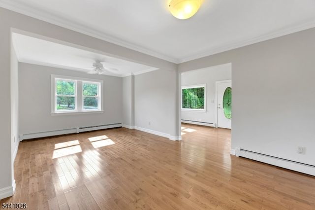 32 Bellows Ln, Montville Twp., NJ 07082