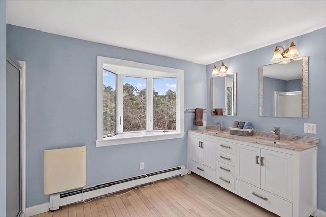 4 Skipper Shea Ln, Harwich, MA 02645