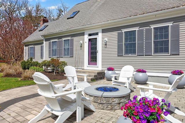 4 Skipper Shea Ln, Harwich, MA 02645