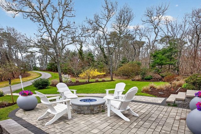 4 Skipper Shea Ln, Harwich, MA 02645