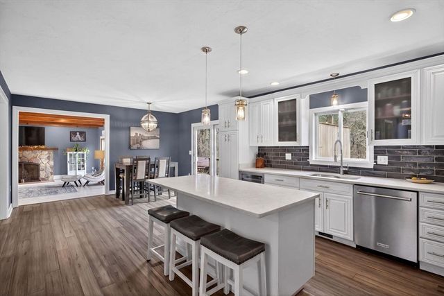 4 Skipper Shea Ln, Harwich, MA 02645