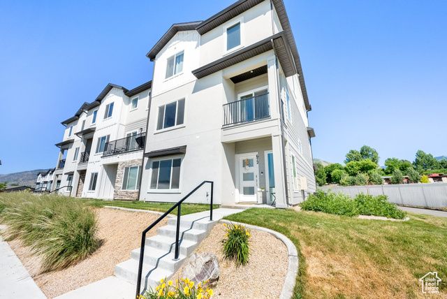 672 E 730 N, Hyrum, UT 84319