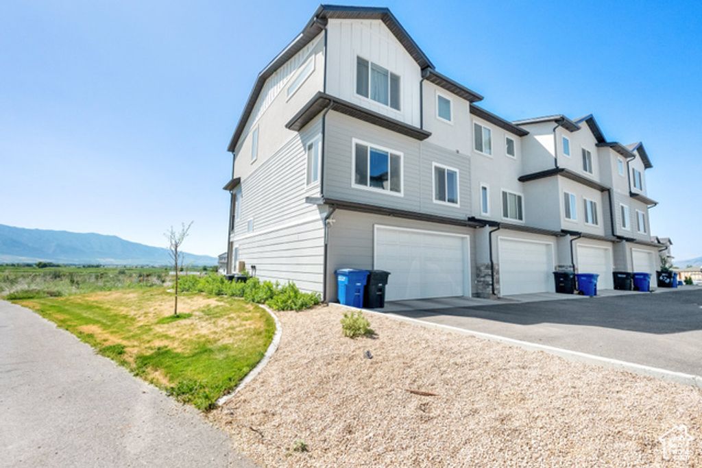 672 E 730 N, Hyrum, UT 84319