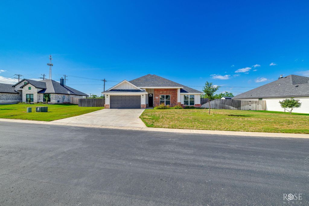Image 2 of property listing at 3665 Dominion Ridge, San Angelo, TX 76904
