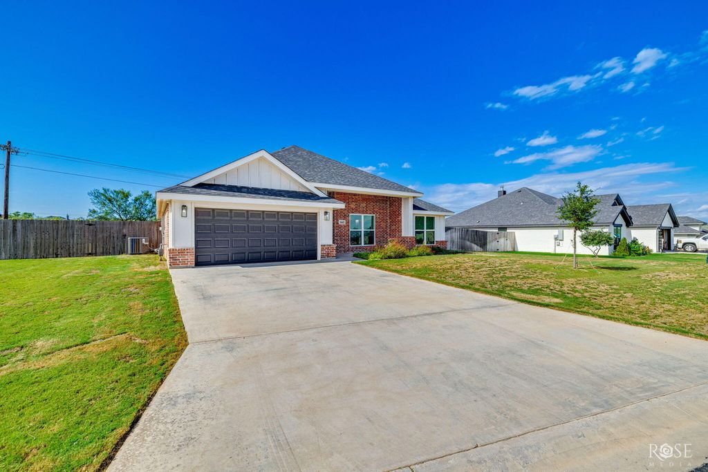 Image 3 of property listing at 3665 Dominion Ridge, San Angelo, TX 76904